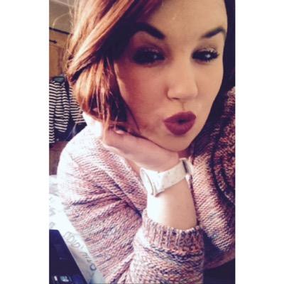 Profile Picture of Charella (@charelstrating) on Twitter