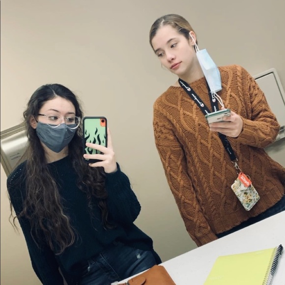 Profile Picture of Sarah Niswonger (@sarah_niswonger) on Poshmark