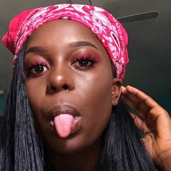 Profile Picture of Toni Nicole (@srslytoni) on Poshmark