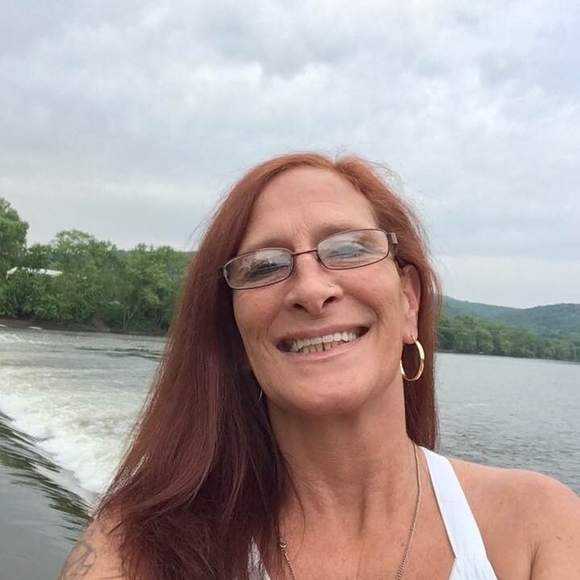 Profile Picture of Denise Moppert (@denise_moppert) on Poshmark