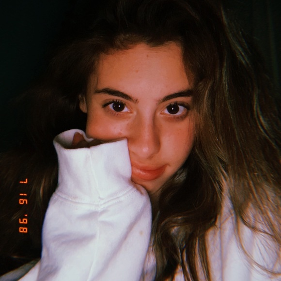 Profile Picture of Camryn Nedwick (@camynedwick) on Poshmark