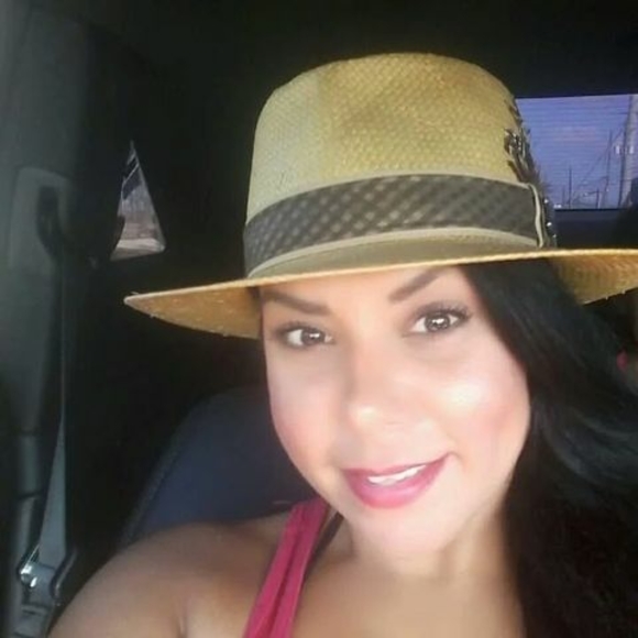 Profile Picture of Regina Ochoa (@reginaochoa1314) on Poshmark
