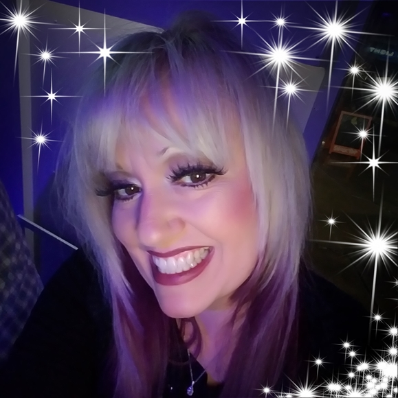 Profile Picture of Kellie Kosier (@lilmsk) on Poshmark