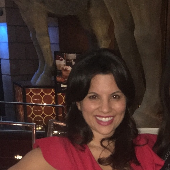 Profile Picture of Kristin Cilento (@kristin21718) on Poshmark