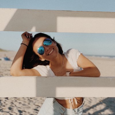 Profile Picture of Daniela Guzman (@danielaguuzman) on Twitter