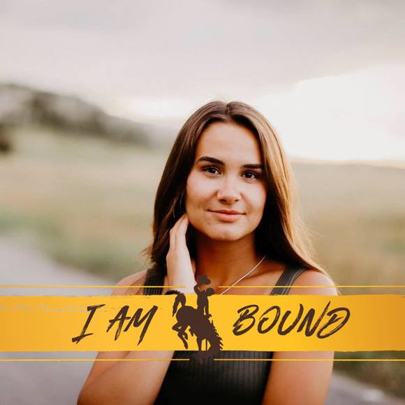 Profile Picture of Carly Busboom (@carlybusboom) on Poshmark