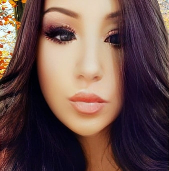 Profile Picture of Sherry Selvidge (@sherry1374) on Poshmark