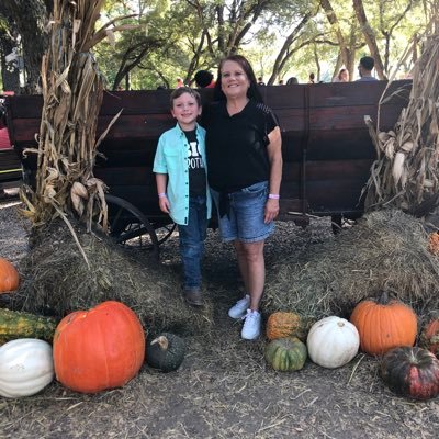 Profile Picture of Lori Pence (@loripence4) on Twitter