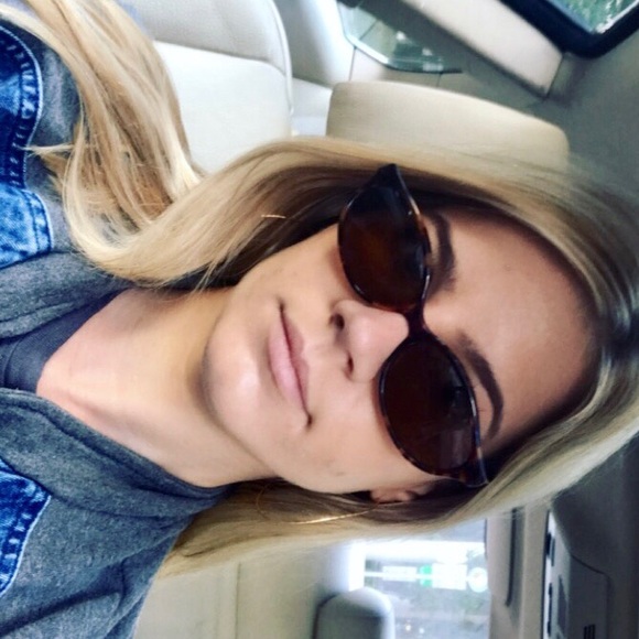 Profile Picture of Mandy Perkins (@mandyperk161) on Poshmark