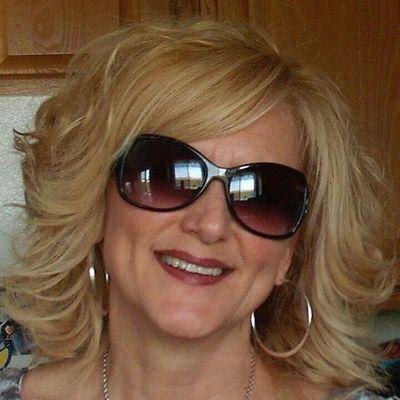 Profile Picture of Danielle Michaud (@danimich2014) on Twitter
