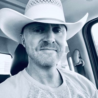 Profile Picture of Joshua Towle (@JJTowle) on Twitter