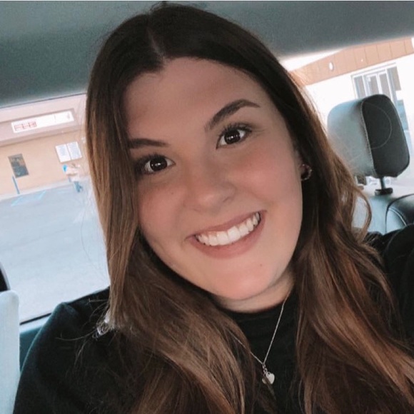 Daisy Spencer - Poshmark Profile Picture of Daisy Spencer (@daisyspencer21) on Poshmark