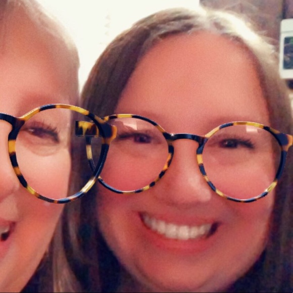 Profile Picture of Gina Chereck (@gchereck) on Poshmark