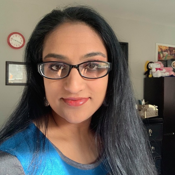 Profile Picture of Ami Patel (@amiranjit25) on Poshmark
