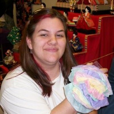 Profile Picture of Erin Mansfield (@DirtyCharmed) on Twitter