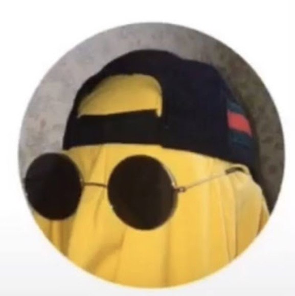 Audrey Parlier - Poshmark Profile Picture of Audrey Parlier (@xoaudreyxo8) on Poshmark