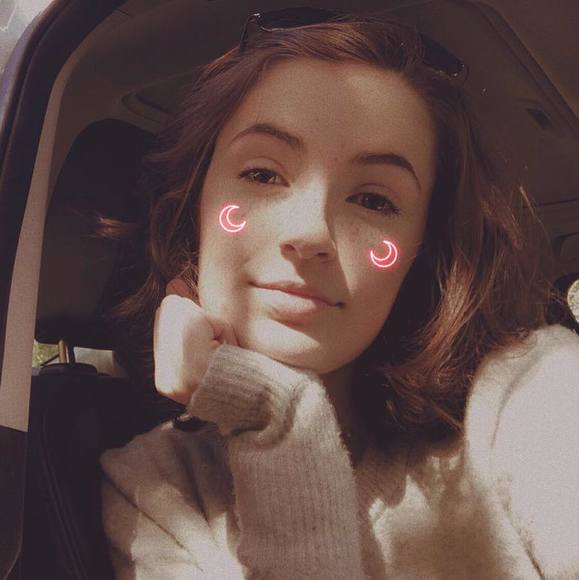 Profile Picture of Gillian Gunn (@gillian_gunn) on Poshmark