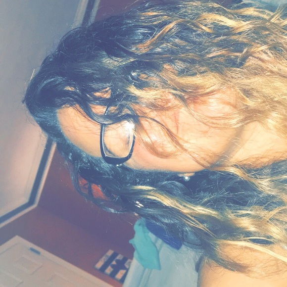 Profile Picture of Maleah Vanhook (@maleahgrace33) on Poshmark