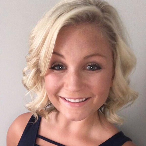 Profile Picture of Jennifer Felkel (@jenniferfelkel) on Poshmark