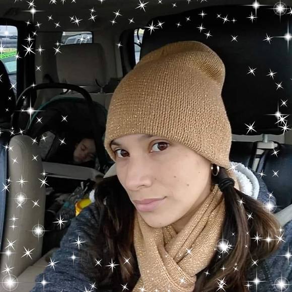 Profile Picture of Juliana Vazquez (@helder25corts) on Poshmark