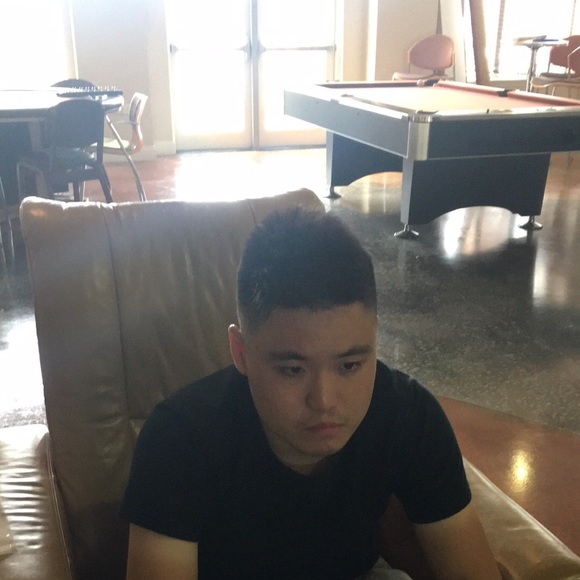 Profile Picture of Sheng-chieh Wu (@bradley0926889) on Poshmark