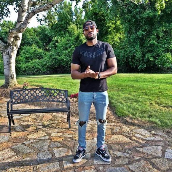 Profile Picture of Andrew Anderson (@drew109) on Poshmark