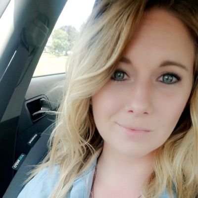 Profile Picture of Stephanie Schaefer (@StephanieMae00) on Twitter