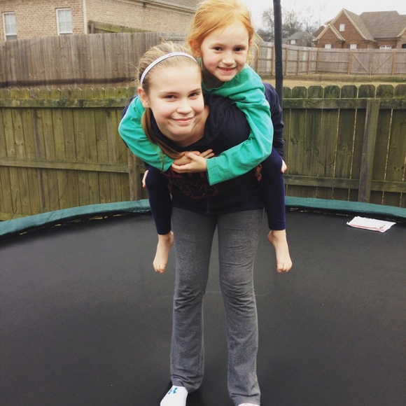 Profile Picture of Avery Barrett (@avery_anna15) on Poshmark