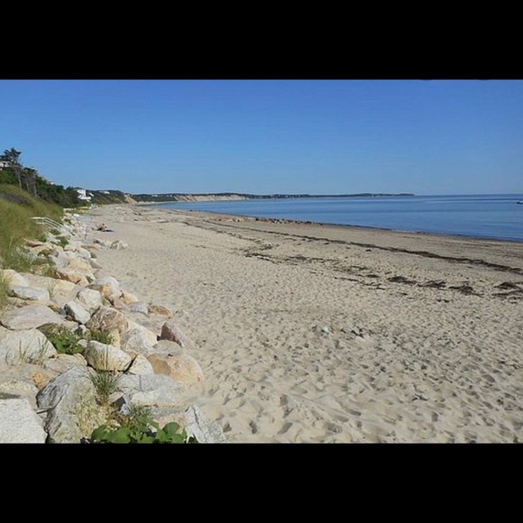 Profile Picture of Julia Boynton (@juliab31) on Poshmark