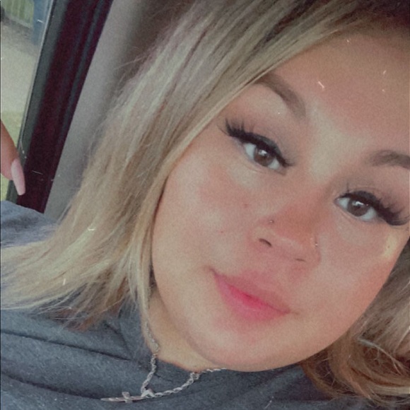 Profile Picture of A Cantu (@twoston95) on Poshmark