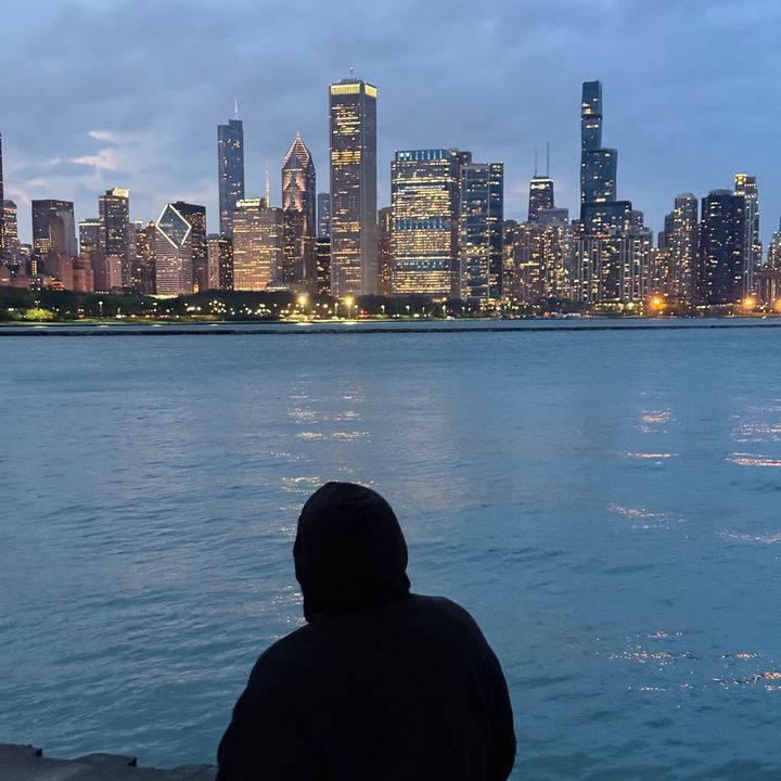 Profile Picture of scrollandlolll (@eduardovalerol) on Tiktok