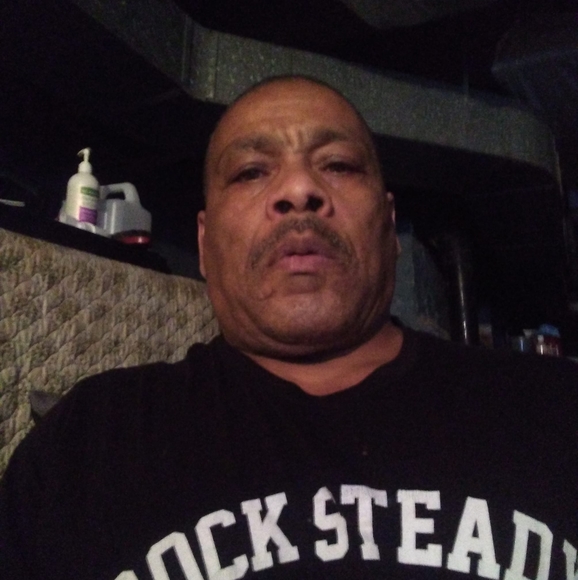 Profile Picture of Larry Reid (@goog41859) on Poshmark