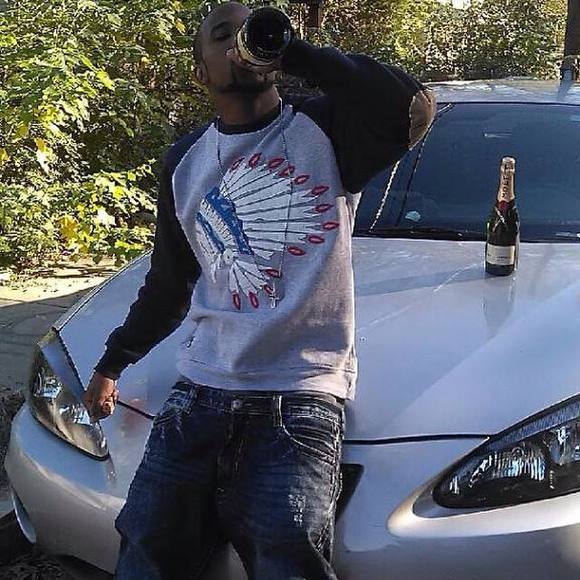 Profile Picture of Joseph Favors (@joerichforever) on Poshmark