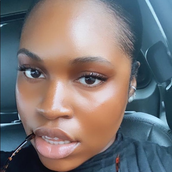 Profile Picture of Asenuga Adeola (@asenugaadeola) on Poshmark