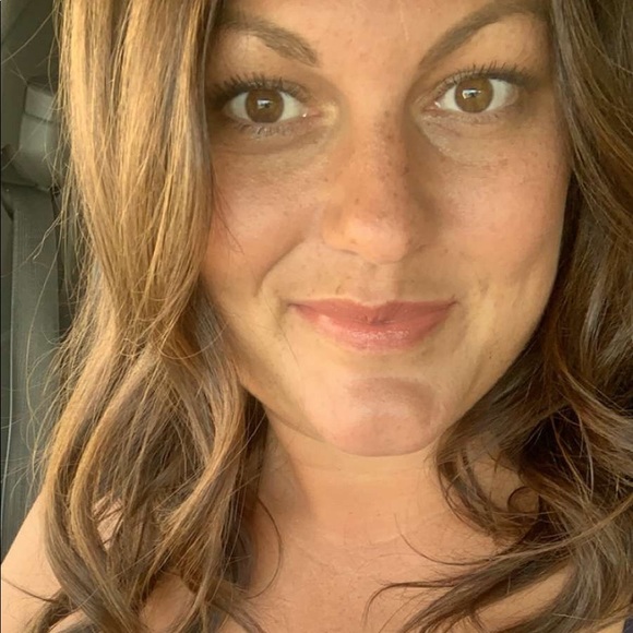 Profile Picture of Kate Vaughn (@kvaughn622) on Poshmark