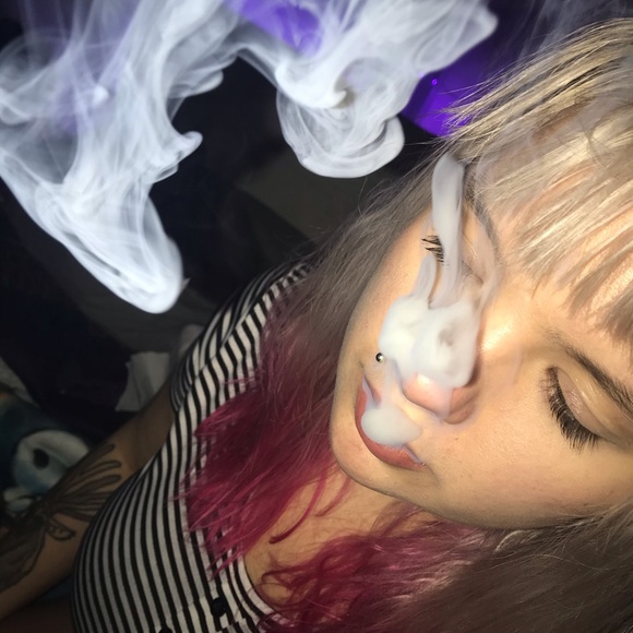 Profile Picture of Bee Baldwin (@beedoomwin) on Poshmark