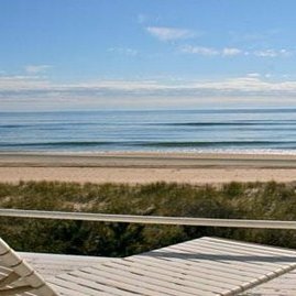 Profile Picture of Bob Roussel (@BeachHostage) on Twitter