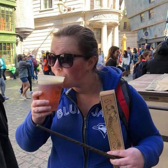 Profile Picture of Danielle Quinlan (@dee_quinlan) on Poshmark