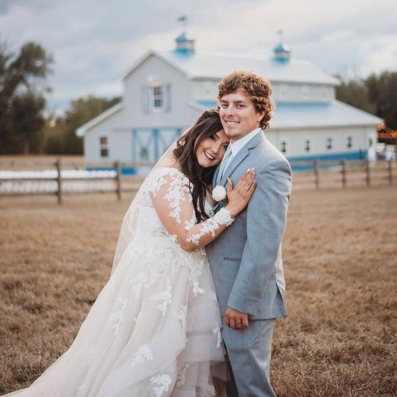 Savannah Holley - Poshmark Profile Picture of Savannah Holley (@savannah_holley) on Poshmark