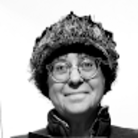 Profile Picture of Beth Ridenour (@br75bind) on Poshmark