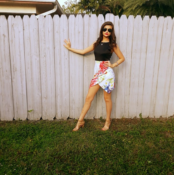 Profile Picture of Maria Lovita (@angelinalovita) on Poshmark