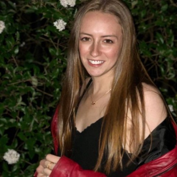 Profile Picture of Kellie Kluepfel (@kwsctsu) on Poshmark