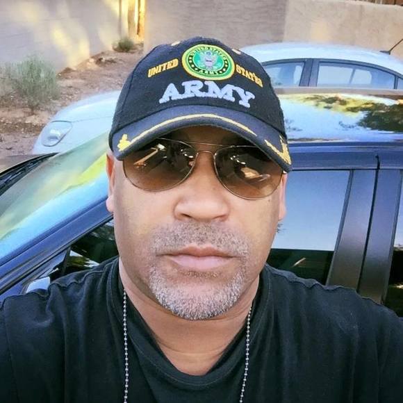 Profile Picture of Steven Gines (@stevengines1) on Poshmark