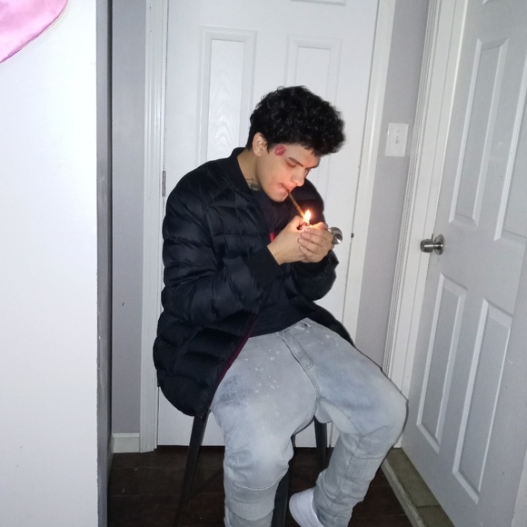 Profile Picture of Elijah Mccarthy (@elijahmccarthy) on Poshmark