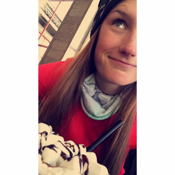 Profile Picture of Emelie Hörling (@emelie_h) on Poshmark