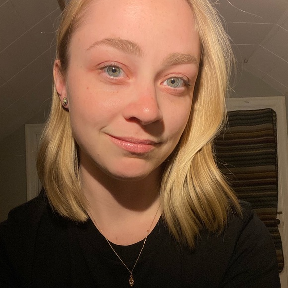 Profile Picture of Jami Wallace (@jami997) on Poshmark