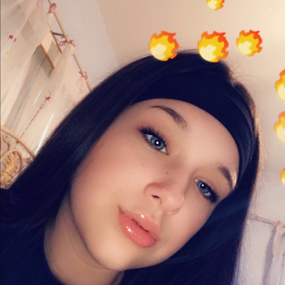 Profile Picture of Chelsea Adirim (@cadirim) on Poshmark