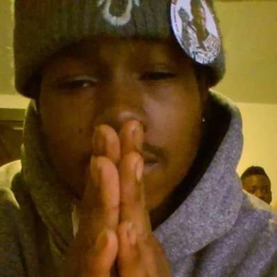 Profile Picture of Travis Booker (@Taysmoke400) on Twitter