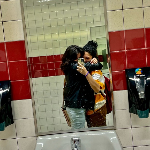 Profile Picture of Brianna loya Loya (@brinado34) on Poshmark