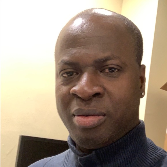 Profile Picture of Derry Delinois (@delinoisd) on Poshmark